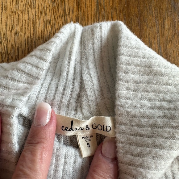 Extremely soft light gray with barely visible white stripes so soft - Picture 2 of 3